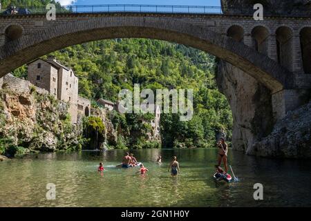 Saint-Chély-du-Tarn, Gorges du Tarn, Parc National des Cévennes, Parco Nazionale delle Cévennes, Lozère, Linguadoca-Rossiglione, Occitania, Francia Foto Stock