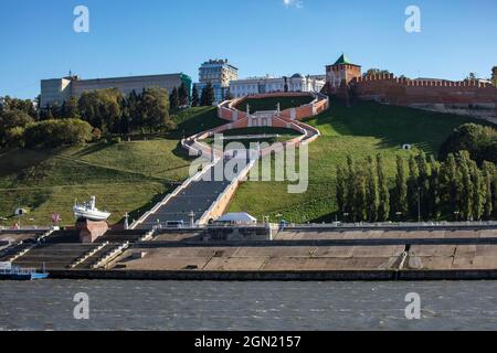 Scale Chkalov che dal fiume Volga conducono a Piazza Minin e Pozharsky, Nizhny Novgorod, distretto di Nizhny Novgorod, Russia, Europa Foto Stock