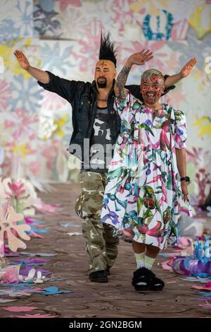 Londra, Regno Unito. 21 settembre 2021. VIN OMI presenta la sua prossima collezione, Future Flowers al Dorchester di Londra. (Foto di Pietro Recchia/SOPA Images/Sipa USA) Credit: Sipa USA/Alamy Live News Foto Stock