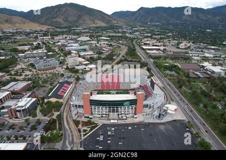 Una vista aerea del Rice-Eccles Stadium nel campus della University of Utah, domenica 5 settembre 2021, a Salt Lake City. Lo stadio è la sede della Th Foto Stock