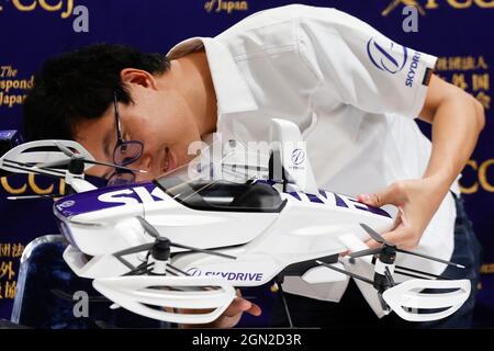 Tokyo, Giappone. 22 settembre 2021. Tomohiro Fukuzawa CEO dello SkyDrive partecipa a una conferenza stampa presso il Foreign Corinterpelled' Club of Japan. Il CEO Fukuzawa ha fissato l'obiettivo di lanciare le sue auto volanti per il trasporto di esseri umani nel 2025. (Credit Image: © Rodrigo Reyes Marin/ZUMA Press Wire) Foto Stock