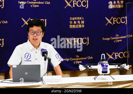Tokyo, Giappone. 22 settembre 2021. Tomohiro Fukuzawa CEO di SkyDrive parla durante una conferenza stampa al Foreign Corinterpelled' Club of Japan. Il CEO Fukuzawa ha fissato l'obiettivo di lanciare le sue auto volanti per il trasporto di esseri umani nel 2025. (Credit Image: © Rodrigo Reyes Marin/ZUMA Press Wire) Foto Stock