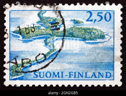 FINLANDIA - CIRCA 1967: Un francobollo stampato in Finlandia mostra la vista aerea di Punkaharju Ridge, circa 1967 Foto Stock