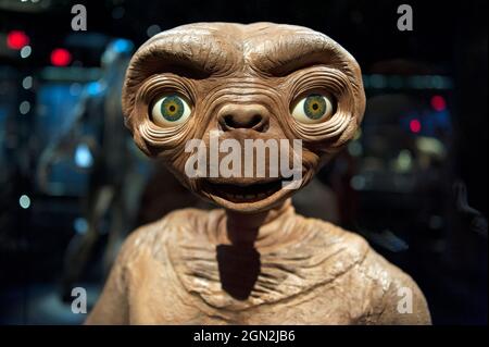 ET personaggio in mostra all'Academy Museum of Motion Pictures di Los Angeles, California Foto Stock