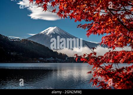 Monte Fuji dal lago di Kawaguchiko, Minatsimuru, Yamanashi, Giappone. Foto Stock