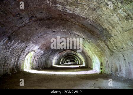 Craven Lime Works & Hoffman Kiln nei pressi di Settle nel North Yorkshire, Inghilterra Foto Stock