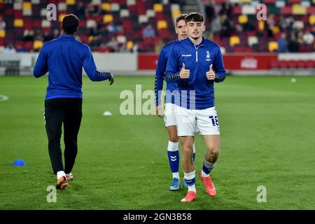 LONDRA, REGNO UNITO. 21 SETTEMBRE Jamie Bowden di Oldham Athletic durante la partita della Carabao Cup tra Brentford e Oldham Athletic al Brentford Community Stadium di Brentford, martedì 21 settembre 2021. (Credit: Eddie Garvey | MI News) Credit: MI News & Sport /Alamy Live News Foto Stock