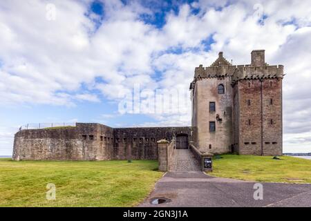 Broughty Castle è un castello storico sulle rive del fiume Tay a Broughty Ferry, Dundee, Scozia. Foto Stock