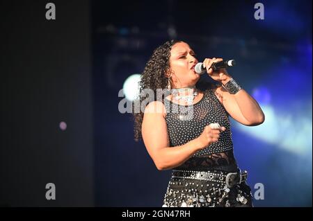 Sister Sledge che si esibisce a , Lets Rock 80s , Leeds , UK , 18.09.2021 Foto Stock