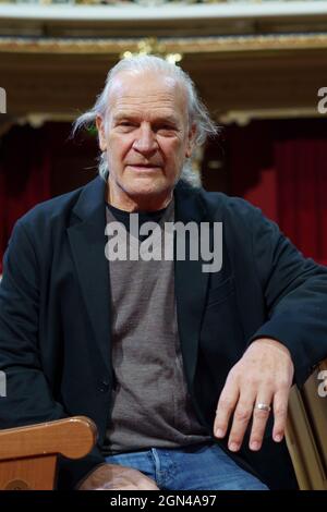 Madrid, Spagna. 22 settembre 2021. L'attore Lluis Homar ha visto posare durante la sessione di ritratti a Madrid. Credit: SOPA Images Limited/Alamy Live News Foto Stock