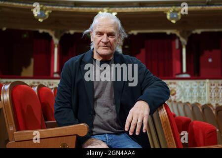 Madrid, Spagna. 22 settembre 2021. L'attore Lluis Homar ha visto posare durante la sessione di ritratti a Madrid. Credit: SOPA Images Limited/Alamy Live News Foto Stock