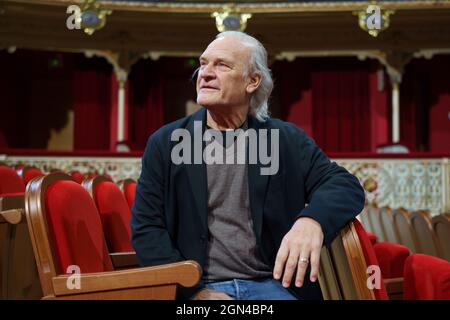 L'attore Lluis Homar ha visto posare durante la sessione di ritratti a Madrid. (Foto di Atilano Garcia / SOPA Images/Sipa USA) Foto Stock