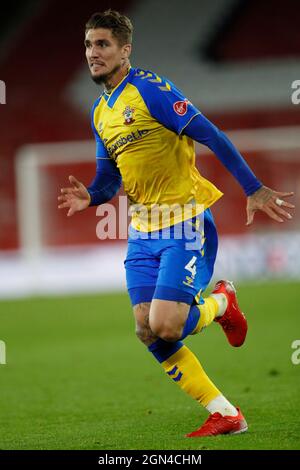 Sheffield, Inghilterra, 21 settembre 2021. Lyanco Vojnovic di Southampton durante la partita della Carabao Cup a Bramall Lane, Sheffield. Il credito dell'immagine dovrebbe leggere: Darren Staples / Sportimage Credit: Sportimage/Alamy Live News Foto Stock