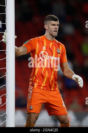 Sheffield, Inghilterra, 21 settembre 2021. Fraser Forster di Southampton durante la partita della Carabao Cup a Bramall Lane, Sheffield. Il credito dell'immagine dovrebbe leggere: Darren Staples / Sportimage Credit: Sportimage/Alamy Live News Foto Stock