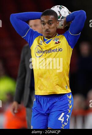 Sheffield, Inghilterra, 21 settembre 2021. Yan Valery di Southampton a Southampton durante la partita della Carabao Cup a Bramall Lane, Sheffield. Il credito dell'immagine dovrebbe leggere: Darren Staples / Sportimage Credit: Sportimage/Alamy Live News Foto Stock