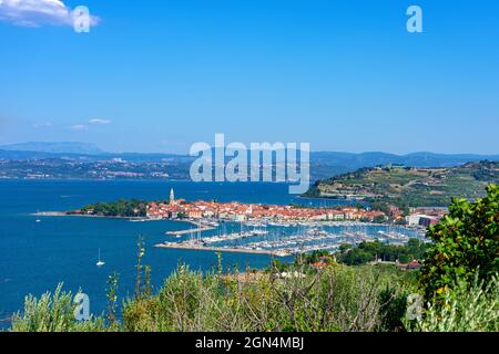 arial vista della città Izola Slovania Foto Stock