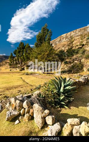 Antacocha, tipico villaggio peruviano nelle Ande Foto Stock