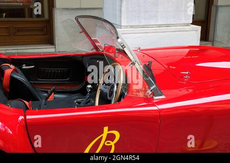 Shelby Cobra il mito .Red 1965 Shelby Cobra. Leggenda dell'auto Foto Stock