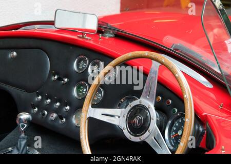 Shelby Cobra il mito .Red 1965 Shelby Cobra. Leggenda dell'auto Foto Stock