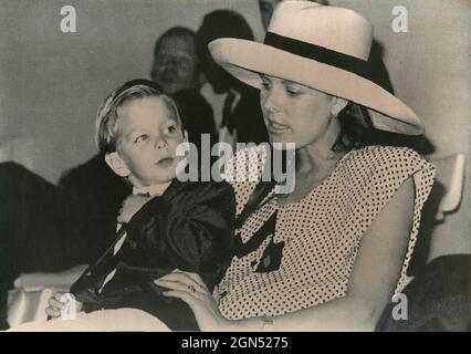 Principessa Caroline di Monaco e suo figlio Andrea Casiraghi, 1989 Foto Stock