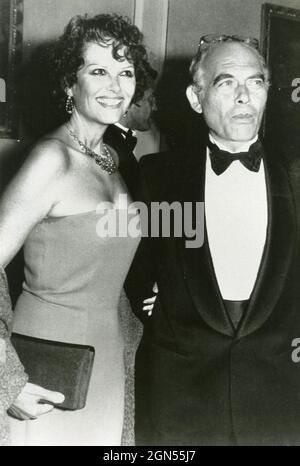 L'attrice italiana Claudia Cardinale e il regista Pasquale Squitieri, anni '80 Foto Stock