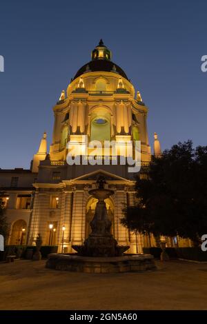 Municipio di Pasadena all'ora blu Foto Stock