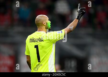 Milano, Italia. 22 settembre 2021. Niki Maenpaa di Venezia FC si mette in movimento durante la Serie Una partita di calcio tra AC Milan e Venezia FC. Credit: Nicolò campo/Alamy Live News Foto Stock