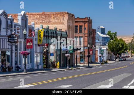 Main Street, anche US Route 12, a Pomeroy, Washington state, USA [Nessuna pubblicazione di proprietà; solo licenza editoriale] Foto Stock