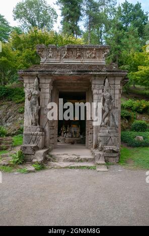 Tempio nel Maulevrier Oriental Park (il più grande giardino giapponese in Europa), Maulevrier, Maine-et-Loire (49), Pays de la Loire regione, Francia Foto Stock