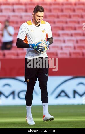 Giorgi Mamardashvili di Valencia durante il campionato spagnolo, la Liga Santander, partita di calcio disputata tra Sevilla FC e Valencia CF allo stadio Ramon Sanchez-Pizjuan il 22 settembre 2021, a Siviglia, Spagna. Foto Joaquin Corchero / SpainDPPI / DPPI - Foto: Joaquin Corchero/DPPI/LiveMedia Foto Stock