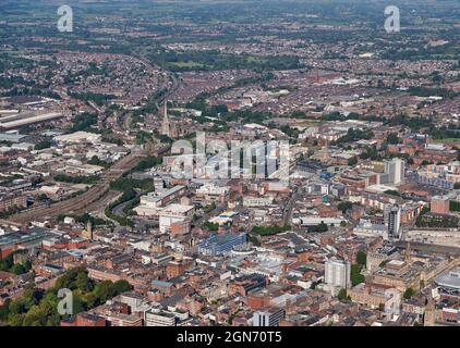 Una fotografia aerea del centro della città di Preston, Inghilterra nord-occidentale, Regno Unito, che mostra edifici universitari e civici Foto Stock