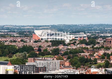Intorno al Regno Unito - viste di Liverpool dalla torre della cattedrale anglicana. La più alta torre della cattedrale del Regno Unito Foto Stock