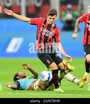 (210923) -- MILANO, 23 settembre 2021 (Xinhua) -- il Brahim Diaz di AC Milan vies per la palla durante una partita di calcio a tra AC Milano e Venezia a Milano, Italia, il 22 settembre 2021. (Str/Xinhua) Foto Stock