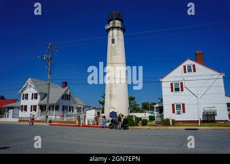 Fenwick Island, DE, USA – 19 settembre 2021: Il faro di Fenwick Island si trova a Delaware, al confine tra Maryland e Delaware, lungo le COA atlantiche Foto Stock