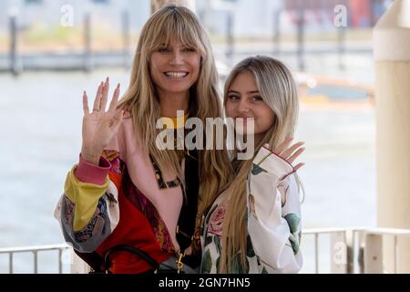 Heidi Klum e Leni Klum sono visti il 27 agosto 2021 a Venezia. ( MVS) Foto Stock