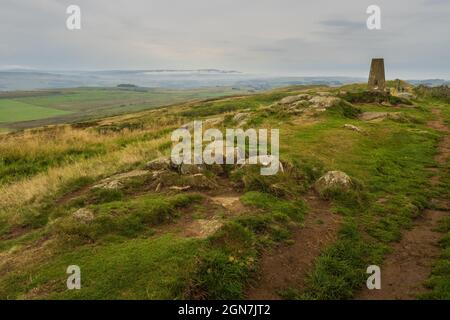 14.09.21 il punto di trig di Winshield Crag, il punto più alto del Wa di Adriano vicino a Once Brewed, Northumberland, Regno Unito. Una volta che ha fatto la casa pubblica sul Foto Stock