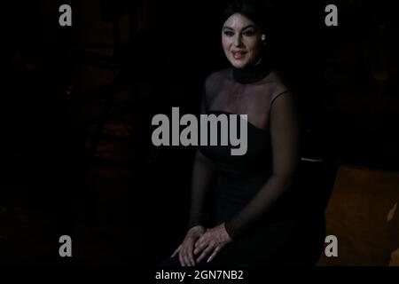 Monica Bellucci esegue il monologo 'aria Callas: Lettres & Memoires' di Tom Volf sul palco dell'antico teatro Erode Atticus Odeon. Foto Stock