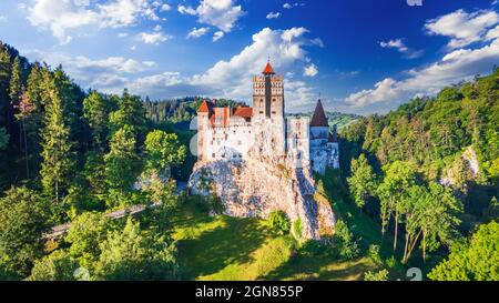 Castello di Bran, Romania. Luogo di Dracula in Transilvania, Carpazi montagne, rumeno famosa destinazione in Europa orientale Foto Stock