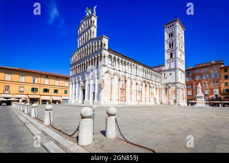 Lucca, Italia. Chiesa di San Michele in Foro - Basilica di San Michele in Piazza San Michele centro storico della città medievale L Foto Stock