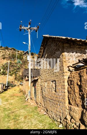Antacocha, tipico villaggio peruviano nelle Ande Foto Stock