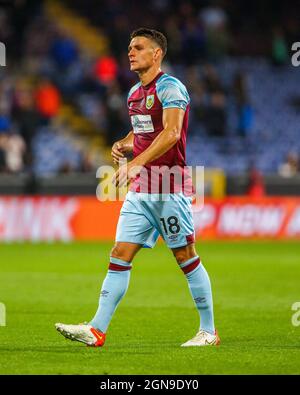 Burnley, Regno Unito. 21 settembre 2021. Il centrocampista di Burnley Ashley Westwood durante la partita della Carabao Cup tra Burnley e Rochdale a Turf Moor, Burnley, Inghilterra, il 21 settembre 2021. Foto di Sam Fielding/prime Media Images. Credit: Prime Media Images/Alamy Live News Foto Stock