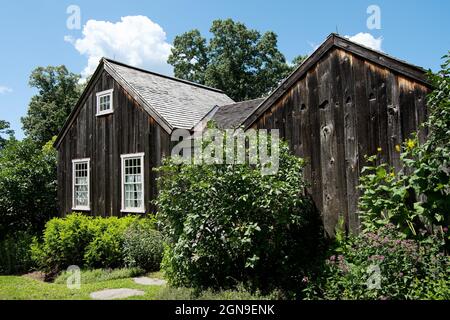 Il retro della storica casa Old Manse in una giornata di sole - Concord, ma USA Foto Stock