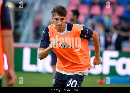 Bologna, Italia. 21 settembre 2021. Andrea Cambiaso (Genova) durante il Bologna FC vs Genova CFC, Campionato Italiano di calcio a a Bologna, Italia, Settembre 21 2021 Credit: Independent Photo Agency/Alamy Live News Foto Stock