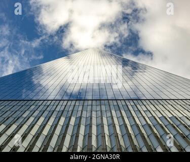 New York, USA, 23 settembre 2021 - il One World Trade Center, noto anche come Freedom Tower, è l'edificio più alto dell'emisfero occidentale Credit: Enri Foto Stock