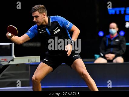 Doha, Qatar. 23 settembre 2021. Darko Jorgic della Slovenia compete durante il Singles Round maschile 16 contro Kanak JHA degli Stati Uniti al WTT Star Contender Doha 2021 a Doha, Qatar, il 23 settembre 2021. Credit: Nikku/Xinhua/Alamy Live News Foto Stock