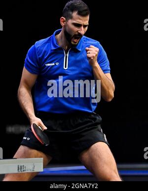 Doha, Qatar. 23 settembre 2021. Andrej Gacina di Croazia reagisce durante il Singles Round maschile 16 contro Cho Seungmin di Corea del Sud al WTT Star Contender Doha 2021 a Doha, Qatar, il 23 settembre 2021. Credit: Nikku/Xinhua/Alamy Live News Foto Stock