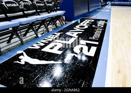 Chicago, Stati Uniti. 23 settembre 2021. Piano di gioco per il 2021 WNBA playoff postgame il 23/09/2021 a Wintrust Arena credito: SPP Sport Press Foto. /Alamy Live News Foto Stock