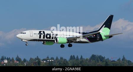 Richmond, British Columbia, Canada. 23 settembre 2021. Un Boeing 737 MAX 8 Flair Airlines (C-FLHI) atterra all'aeroporto internazionale di Vancouver. (Credit Image: © Bayne Stanley/ZUMA Press Wire) Credit: ZUMA Press, Inc./Alamy Live News Foto Stock