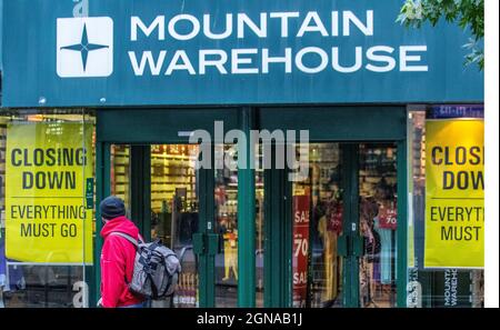 Mountain Warehouse chiusura, tutto deve ANDARE; negozi, negozi, shopping a Fishergate High Street Preston, Regno Unito Foto Stock