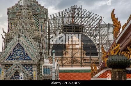 Bangkok, Thailandia - 19 giu 2020 : edificio ristrutturato nel Tempio del Buddha di Smeraldo o Wat Phra sri rattana sasadaram. Foto Stock